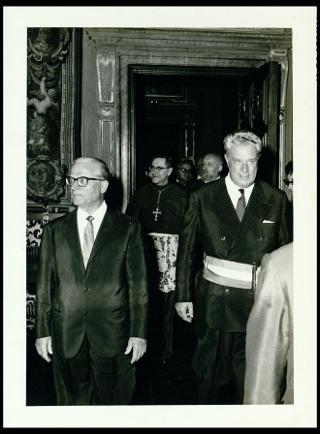Il Presidente della Repubblica Giovanni Gronchi a Genova inaugura il nuovo "Palazzo Rosso"