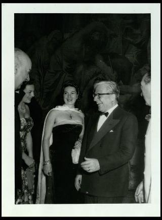 Giovanni Gronchi riceve a Roma il Presidente dell'Indonesia Akmed Sukarno