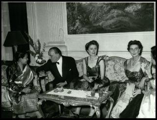 Giovanni Gronchi riceve a Roma il Presidente dell'Indonesia Akmed Sukarno