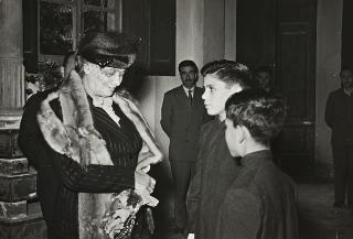 Visita di Ida Einaudi Pellegrini all'Orfanotrofio maschile Vittorio Emanuele II (Parma)