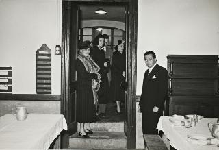 Visita di Ida Einaudi Pellegrini all'Orfanotrofio maschile Vittorio Emanuele II (Parma)