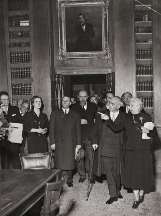 Intervento del Presidente della Repubblica Luigi Einaudi alla cerimonia inaugurale della Sala e della Mostra Manzoniana nella Biblioteca Nazionale di Brera (Milano)