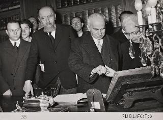 Intervento del Presidente della Repubblica Luigi Einaudi alla cerimonia inaugurale della Sala e della Mostra Manzoniana nella Biblioteca Nazionale di Brera (Milano)