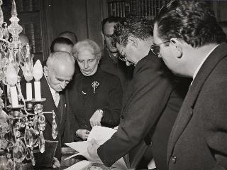Intervento del Presidente della Repubblica Luigi Einaudi alla cerimonia inaugurale della Sala e della Mostra Manzoniana nella Biblioteca Nazionale di Brera (Milano)