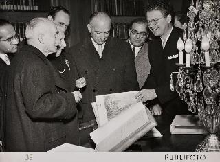 Intervento del Presidente della Repubblica Luigi Einaudi alla cerimonia inaugurale della Sala e della Mostra Manzoniana nella Biblioteca Nazionale di Brera (Milano)