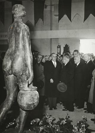 Intervento del Presidente della Repubblica Luigi Einaudi e della moglie Ida alla inaugurazione della 54^ Fiera Internazionale dell'Agricoltura e dei Cavalli (Verona)
