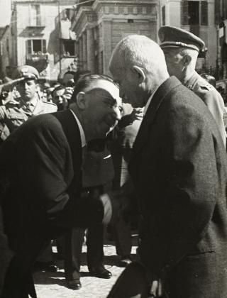 Intervento del Presidente della Repubblica Luigi Einaudi e della moglie Ida alla cerimonia della consegna della Medaglia d'Oro al Valor Partigiano alla Città di Lanciano
