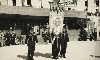 Intervento del Presidente della Repubblica Luigi Einaudi e della moglie Ida alla cerimonia della consegna della Medaglia d'Oro al Valor Partigiano alla Città di Lanciano