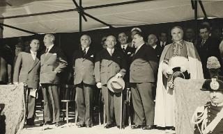 Intervento del Presidente della Repubblica Luigi Einaudi e della moglie Ida alla cerimonia della consegna della Medaglia d'Oro al Valor Partigiano alla Città di Lanciano