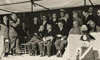 Intervento del Presidente della Repubblica Luigi Einaudi e della moglie Ida alla cerimonia della consegna della Medaglia d'Oro al Valor Partigiano alla Città di Lanciano