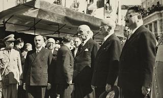 Intervento del Presidente della Repubblica Luigi Einaudi e della moglie Ida alla cerimonia della consegna della Medaglia d'Oro al Valor Partigiano alla Città di Lanciano