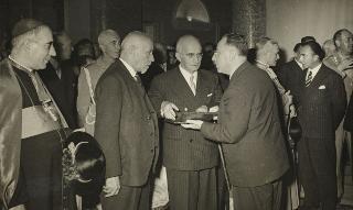 Intervento del Presidente della Repubblica Luigi Einaudi e della moglie Ida alla cerimonia della consegna della Medaglia d'Oro al Valor Partigiano alla Città di Lanciano