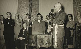 Intervento del Presidente della Repubblica Luigi Einaudi e della moglie Ida alla cerimonia della consegna della Medaglia d'Oro al Valor Partigiano alla Città di Lanciano