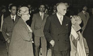 Intervento del Presidente della Repubblica Luigi Einaudi e della moglie Ida alla cerimonia della consegna della Medaglia d'Oro al Valor Partigiano alla Città di Lanciano