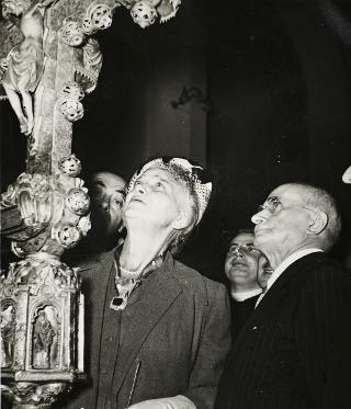Intervento del Presidente della Repubblica Luigi Einaudi e della moglie Ida alla cerimonia della consegna della Medaglia d'Oro al Valor Partigiano alla Città di Lanciano