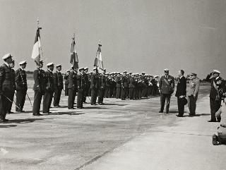 Intervento del Presidente della Repubblica Luigi Einaudi e della moglie Ida alla cerimonia per la inaugurazione della Base aerea di Istrana e per la consegna della Medaglia d'oro al V. M. alla bandiera della 51^ Aerobrigata caccia (Istrana)