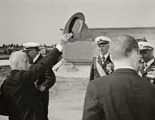 Intervento del Presidente della Repubblica Luigi Einaudi e della moglie Ida alla cerimonia per la inaugurazione della Base aerea di Istrana e per la consegna della Medaglia d'oro al V. M. alla bandiera della 51^ Aerobrigata caccia (Istrana)