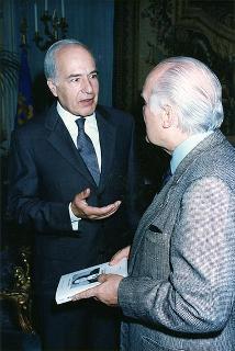 Il Presidente della Repubblica Oscar Luigi Scalfaro incontra Giorgio Tupini, per presentare il volume &quot;De Gasperi&quot;