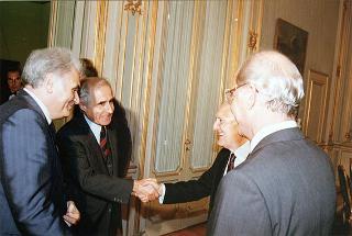 Il Presidente della Repubblica Oscar Luigi Scalfaro riceve in visita il prof. Walter Pedullà, Presidente e Gianni Pasquarelli, Direttore generale della RAI
