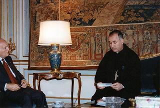 Il Presidente della Repubblica Oscar Luigi Scalfaro riceve la visita del Superiore generale dell'Ordine Antoniano Maronita, p. abate Boulos Tannouri, e delegazione di padri del Collegio S. Isaia di Roma