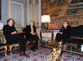 Il Presidente della Repubblica Oscar Luigi Scalfaro riceve la visita di congedo di Nicolas Mosar, ambasciatore del Granducato di Lussemburgo