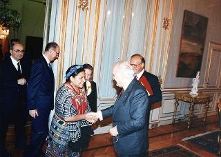 Incontro del Presidente della Repubblica Oscar Luigi Scalfaro con Rigoberta Menchù Tum, Premio Nobel per la pace