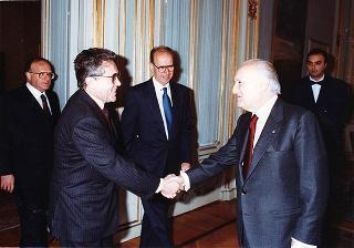 Incontro del Presidente della Repubblica Oscar Luigi Scalfaro con Anatoli Leonidocich Adamishin, vice Ministro degli affari esteri della Federazione Russa