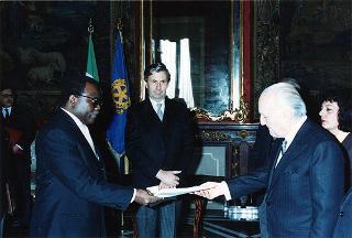 Presentazione di lettere credenziali: S.E. Jean Robert Goulongana, nuovo ambasciatore della Repubblica Gabonese