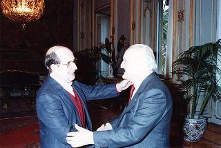 Il Presidente della Repubblica Oscar Luigi Scalfaro incontra Ernesto Oliviero, Presidente del Servizio missionario giovanile