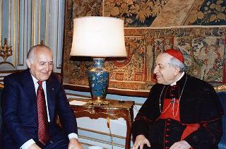Il Presidente della Repubblica Oscar Luigi Scalfaro riceve la visita di sua Eminenza Rev.ma il Card. Corrado Ursi e del vicepriore di Taizé Max Tuhrian