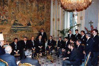 Incontro del Presidente della Repubblica Oscar Luigi Scalfaro con i componenti dell'equipaggio della nave &quot;Destriero&quot;