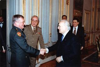 Il Presidente della Repubblica Oscar Luigi Scalfaro incontra il Gen. John M. Shalikashvili, Comandante supremo alleato in Europa