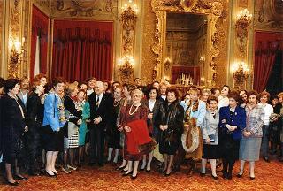 Il Presidente della Repubblica Oscar Luigi Scalfaro riceve in udienza una delegazione di partecipanti al Congresso nazionale del Movimento femminile della D.C.