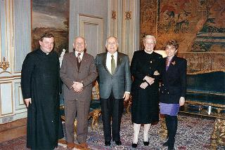 Il Presidente della Repubblica Oscar Luigi Scalfaro con il sig.Vito Tettoni e altre due persone