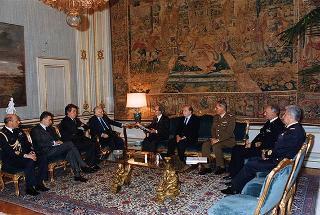 Il Presidente della Repubblica Oscar Luigi Scalfaro riceve i componenti del Consiglio dell'Ordine militare d'Italia