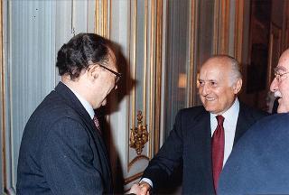 Il Presidente della Repubblica Oscar Luigi Scalfaro riceve Gian Paolo Carrozza, Presidente della Confederazione italiana dirigenti d'azienda, con esponenti della CIDA
