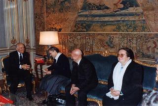 Il Presidente della Repubblica Oscar Luigi Scalfaro riceve Irene Bertoni, con una delegazione della Comunità di Nomadelfia