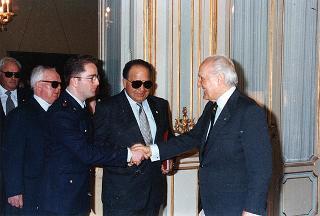 Gen. Aramis Ammannato, Presidente fondatore dell'Associazione italiana ciechi di guerra, con il Comitato direttivo dell'Associazione