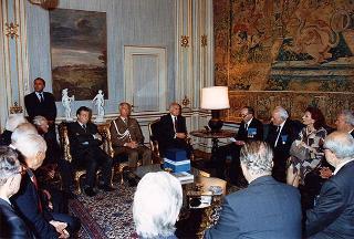 Gen. Angelo Sante Bastiani, Presidente del Gruppo medaglie d'oro al valor militare d'Italia, con una delegazione dell'Associazione
