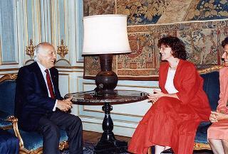 Il Presidente della Repubblica Oscar Luigi Scalfaro incontra l'on. Lucia Fronza Crepaz, con Danilo e Annamaria Zanzucchi, responsabili centrali del Movimento famiglie nuove