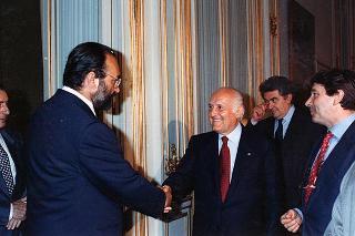 Il Presidente della Repubblica Oscar Luigi Scalfaro incontra l'arch. Umberto Carraro, Presidente della Conferenza dei presidenti dei Consigli regionali, con i presidenti