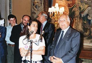 Il Presidente della Repubblica Oscar Luigi Scalfaro riceve in visita di omaggio un gruppo di giovani del Movimento eucaristico giovanile