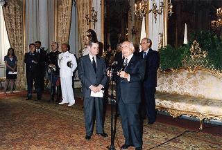 Francesco Colucci, Presidente della Confcommercio, con componenti della Giunta e del Consiglio generale