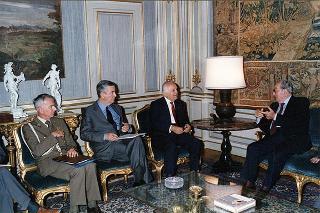 Il Presidente della Repubblica Oscar Luigi Scalfaro riceve in visita di omaggio gli esponenti del Comitato nazionale per le celebrazioni del 50° anniversario della Resistenza e della Guerra di Liberazione