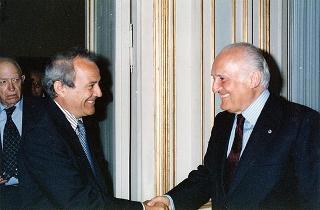 Il Presidente della Repubblica Oscar Luigi Scalfaro incontra l'avv. Vittorio Chiusano, Presidente dell'Unione delle Camere penali italiane, ed esponenti dell'Unione