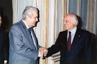 Il Presidente della Repubblica Oscar Luigi Scalfaro incontra l'avv. Vittorio Chiusano, Presidente dell'Unione delle Camere penali italiane, ed esponenti dell'Unione