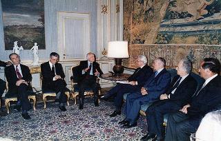 Il Presidente della Repubblica Oscar Luigi Scalfaro incontra l'avv. Vittorio Chiusano, Presidente dell'Unione delle Camere penali italiane, ed esponenti dell'Unione