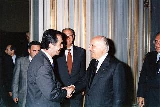 Il Presidente della Repubblica Oscar Luigi Scalfaro riceve in visita di omaggio Zhulali Safed, Ministro della difesa albanese, con il ministro Fabio Fabbri  Ministro della Difesa Albanese, Ministro della Difesa, dal Signor Edmond Lakdosh Dulaj Ambasciatore a Roma e da Paolo Foresti, Ambasciatore a Tirana