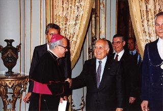 Mons. Giovanni Marra, Ordinario militare per l'Italia, e partecipanti al XVIII Convegno dell'Apostolato militare internazionale,