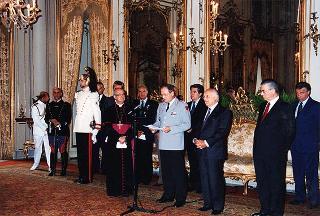 Mons. Giovanni Marra, Ordinario militare per l'Italia, e partecipanti al XVIII Convegno dell'Apostolato militare internazionale,